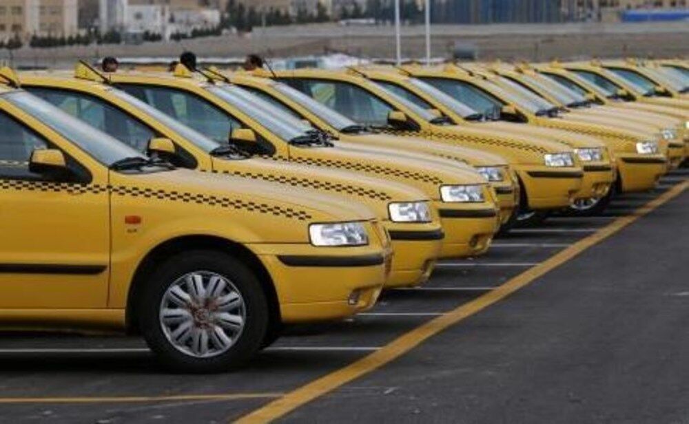 آغاز به کار واحد سیار توزیع ملزومات بهداشتی به تاکسیرانان