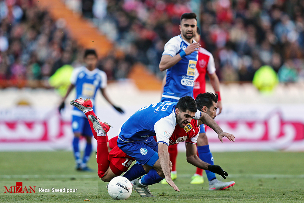 صالح: باشگاههای پرسپولیس و استقلال تا مرداد در بورس پذیرش میشوند