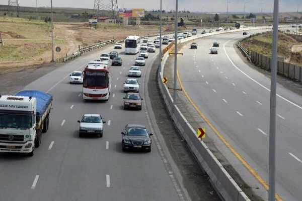 تردد ۱۱۵ هزار خودرو در آزادراه کرج-تهران