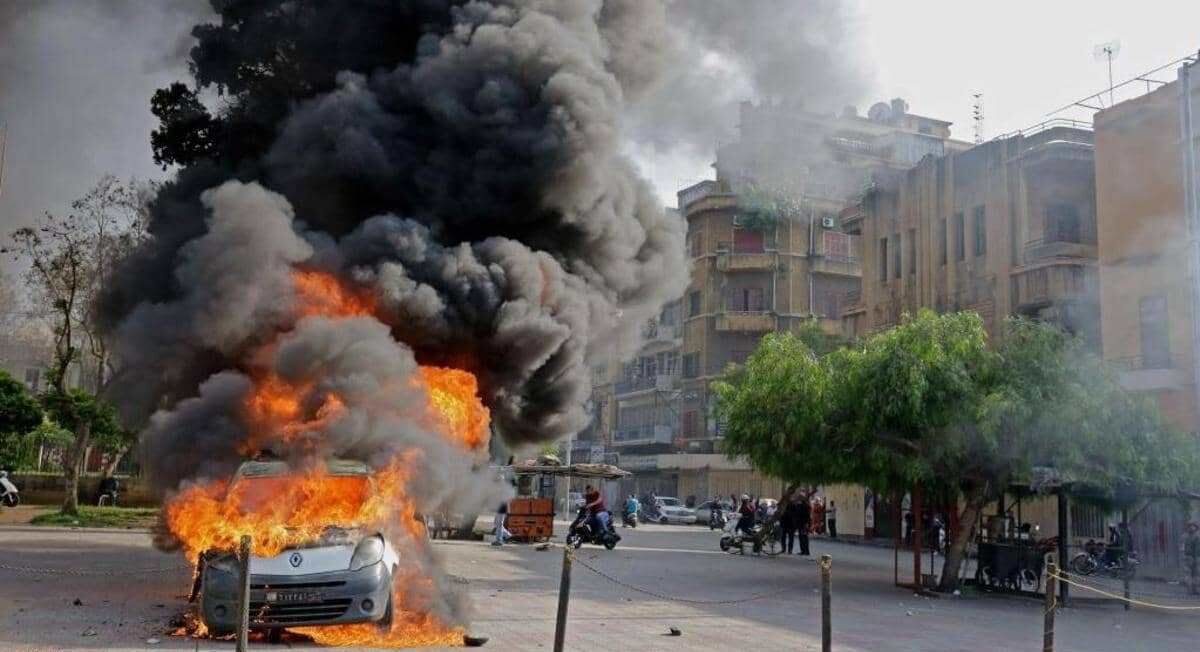 ادامه اعتراضها در لبنان؛ بانکهای طرابلس تا برقراری ارامش تعطیل شدند ادامه اعتراضها در لبنان؛ بانکهای طرابلس تا برقراری ارامش تعطیل شدند