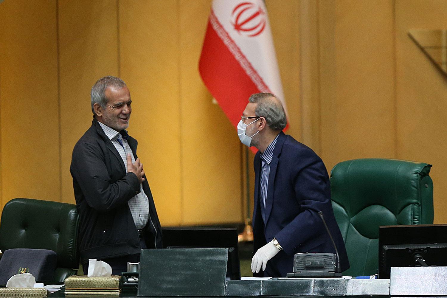 حضور لاریجانی در مجلس به روایت عکس حضور لاریجانی در مجلس به روایت عکس
