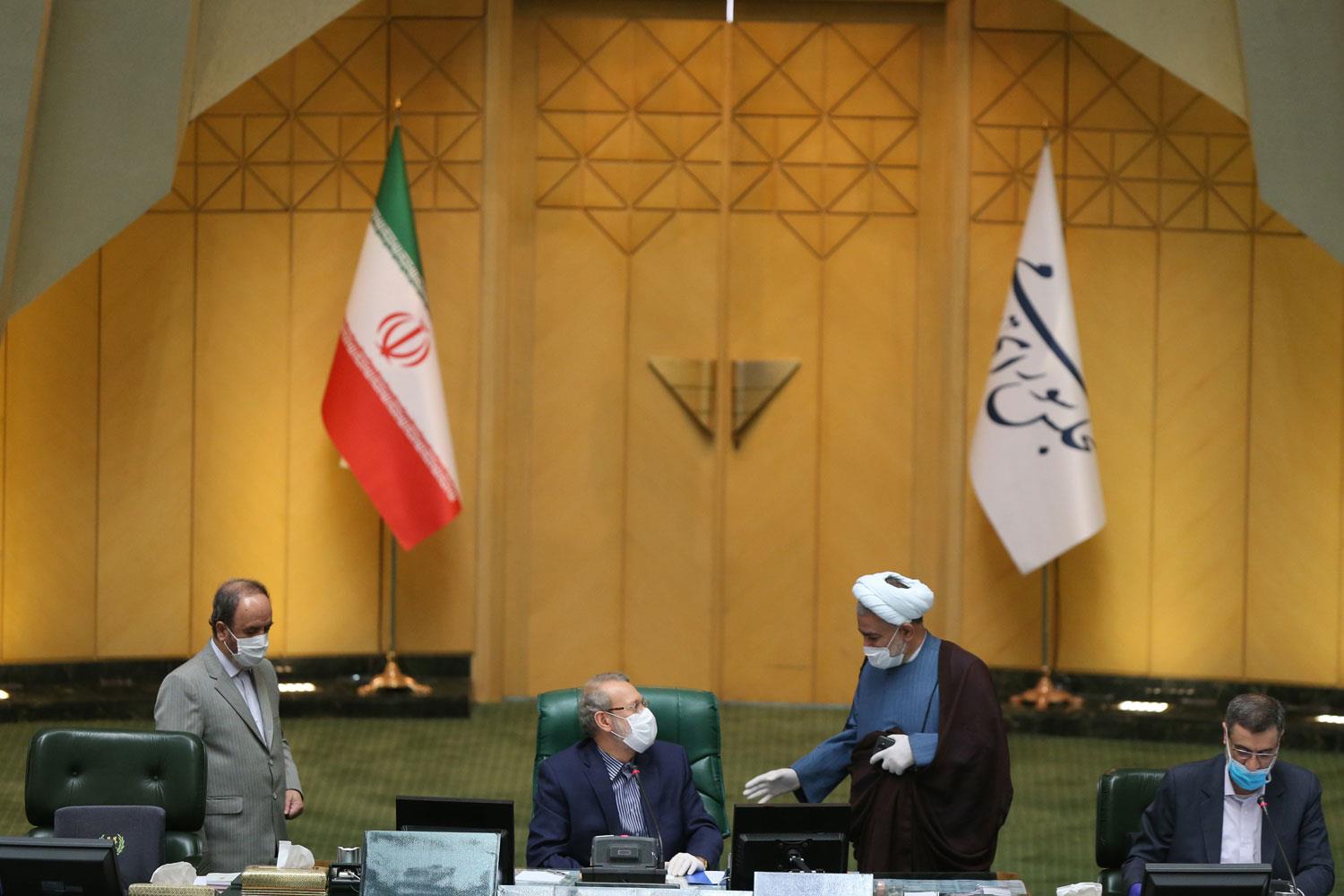 حضور لاریجانی در مجلس به روایت عکس حضور لاریجانی در مجلس به روایت عکس