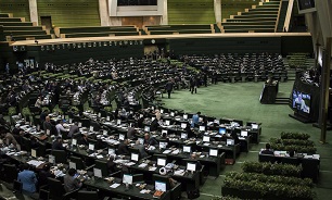 ایثارگران دارنده مدرک «معادل» کارشناسی می‌توانند تا ۳۵ سال خدمت کنند