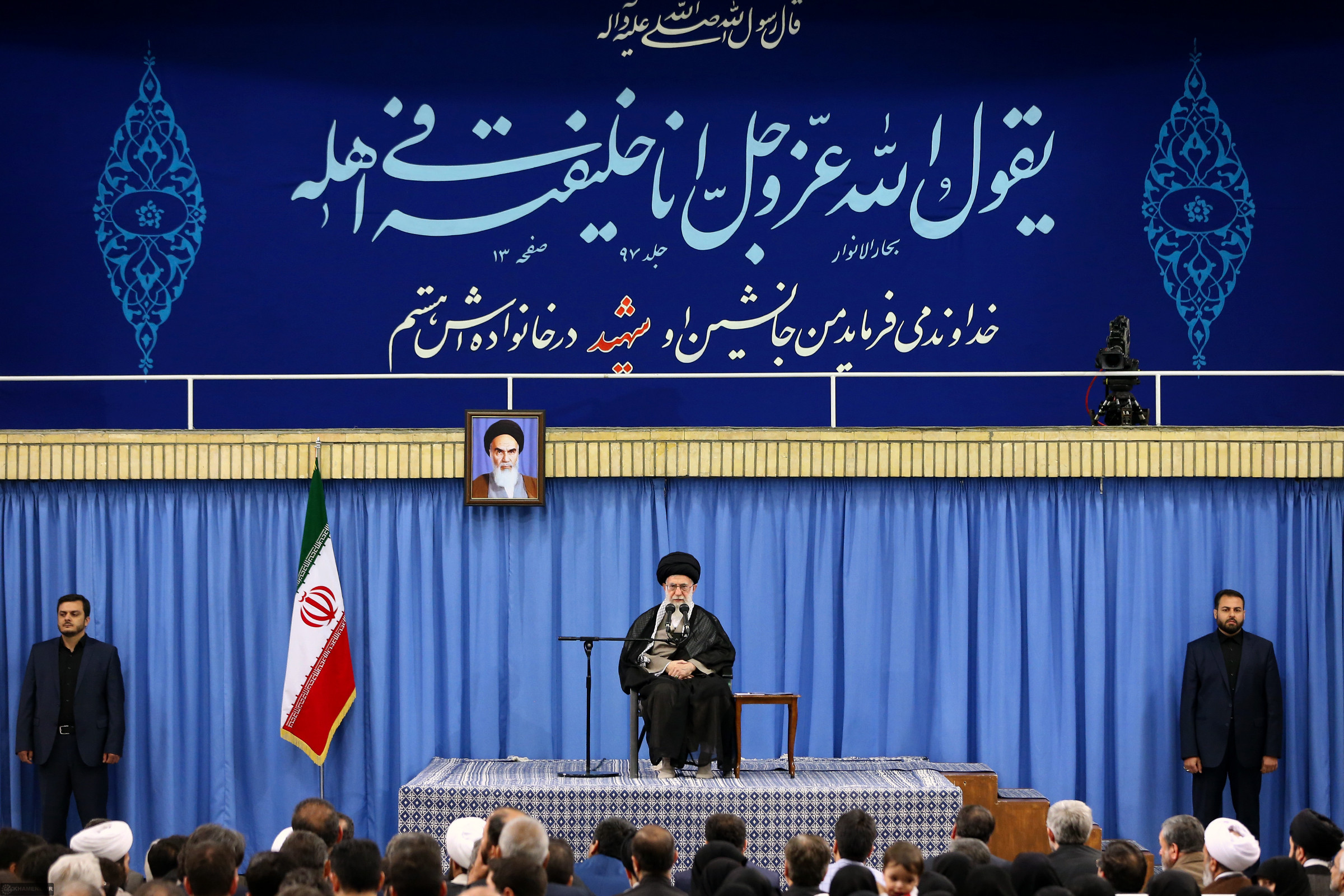 رهبر معظم انقلاب فرصت روزهداری برای شماها خیلی فرصت باارزشی است؛ خیلی میتواند دلهای شما را نرم کند