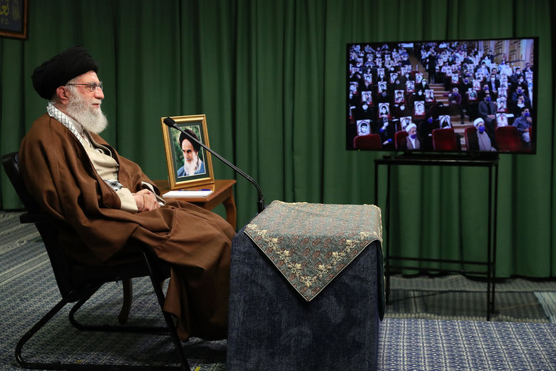 نشست نمایندگان تشکلهای دانشجویی با رهبر معظم انقلاب اسلامی نشست نمایندگان تشکلهای دانشجویی با رهبر معظم انقلاب اسلامی