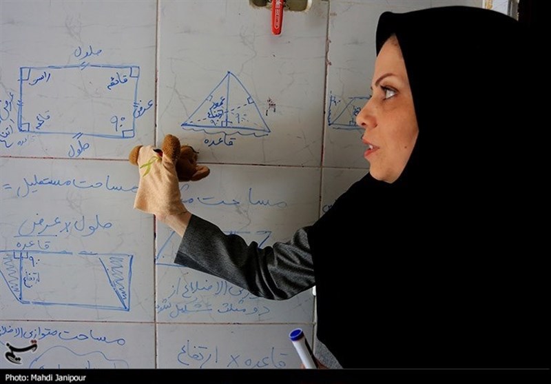 آموزش معلم اصفهانی در خیابان+عکس آموزش معلم اصفهانی در خیابان+عکس