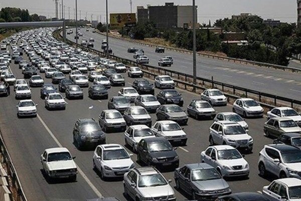 ترافیک آزادراه تهران-شمال نیمه سنگین است