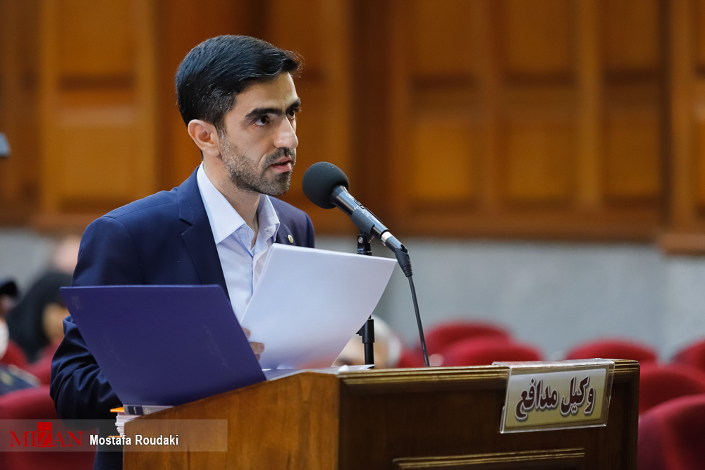 دفاعیات متهمان کحال زاده و جلالیان/ وکیل متهم کحال زاده: موکل من جعلی انجام نداده و نهایتا استفاده غیرمجاز از مهر‌ها داشته است/ قاضی:استفاده غیر مجاز از مهر‌ها نیز بنا بر قانون جعل است/ تاکنون سندی برای ورود کالا و میزان ارز دریافتی به دادگاه ارائه نکرده‌اید