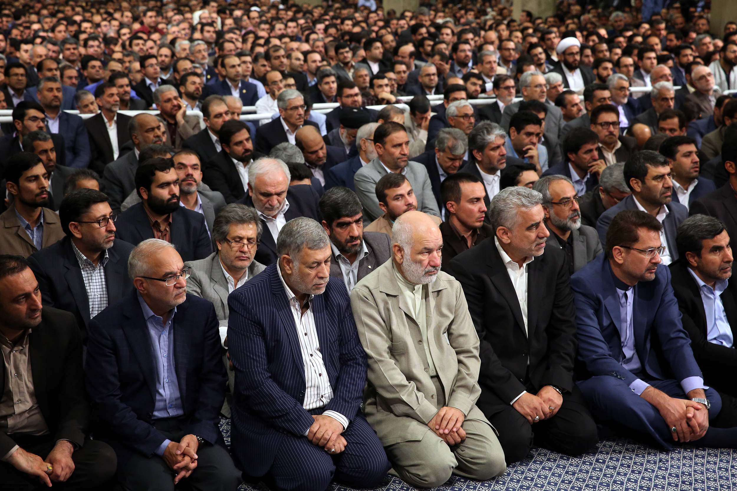 دیدار رهبر معظم انقلاب با نمایندگان و کارکنان مجلس شورای اسلامی مجلس باید مظهر عزّت ملّی و مظهر اقتدار و استحکام نظام باشد/ مجلس بایستی عصارهی فضایل ملّت باشد