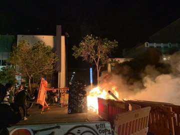 قتل جورج فلوید؛ گسترش اعتراضات در شهرهای آمریکا، کاخ سفید تعطیل شد قتل جورج فلوید؛ گسترش اعتراضات در شهرهای آمریکا، کاخ سفید تعطیل شد
