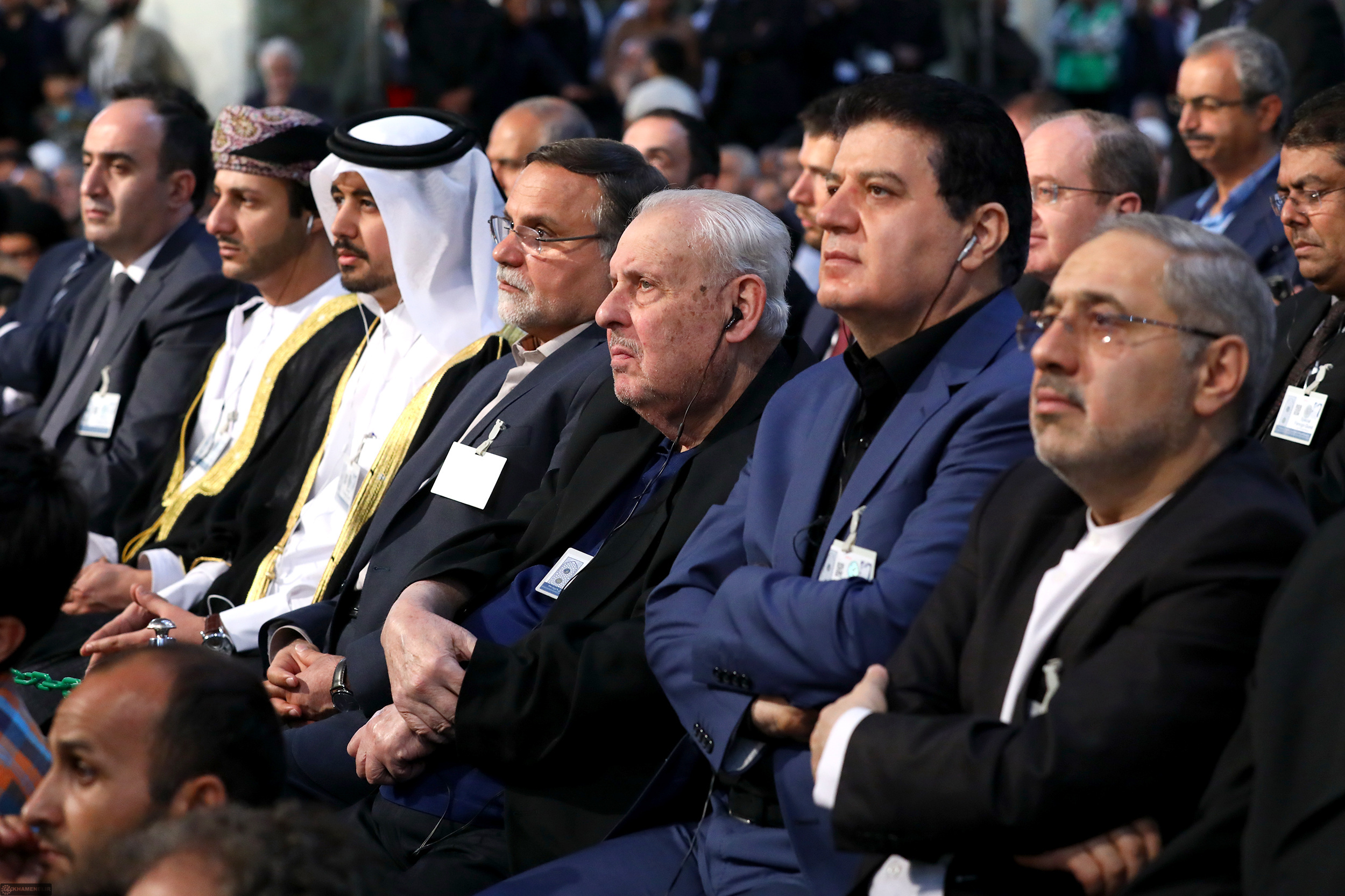 امام بزرگوار یک انسان قوی و مقتدر بود انسانی که توانست حکومت طاغوتی دیکتاتوری وراثتی را بعد از دو هزار سال به زیر بکشد امام بزرگوار یک انسان قوی و مقتدر بود انسانی که توانست حکومت طاغوتی دیکتاتوری وراثتی را بعد از دو هزار سال به زیر بکشد
