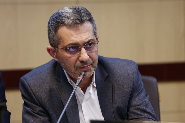 معاون درمان وزیر بهداشت :  در تولید تجهیزات تشخیصی، درمانی و حفاظتی کرونا خود کفا هستیم