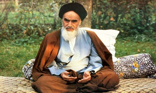 یک فعال سیاسی: امام خمینی (ره) احیاگر تفکر و مکتب اسلام بود