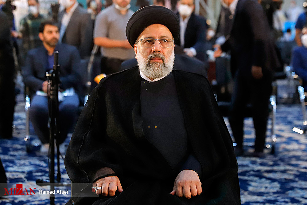 باید چهره زیبای جامعه اسلامی را از لکههای نازیبای فقر بزداییم/ آمریکا به عنوان یک متهم باید در مجامع بینالمللی دنیا محاکمه شود باید چهره زیبای جامعه اسلامی را از لکههای نازیبای فقر بزداییم/ آمریکا به عنوان یک متهم باید در مجامع بینالمللی دنیا محاکمه شود