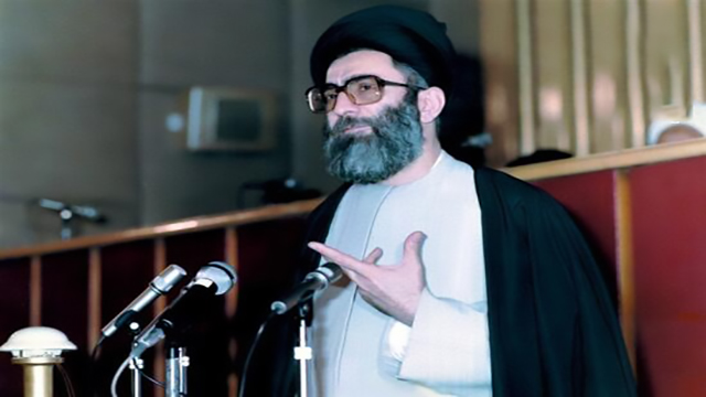 فیلم دیده نشده از لحظه انتخاب آیتالله خامنهای به عنوان رهبر فیلم دیده نشده از لحظه انتخاب آیتالله خامنهای به عنوان رهبر