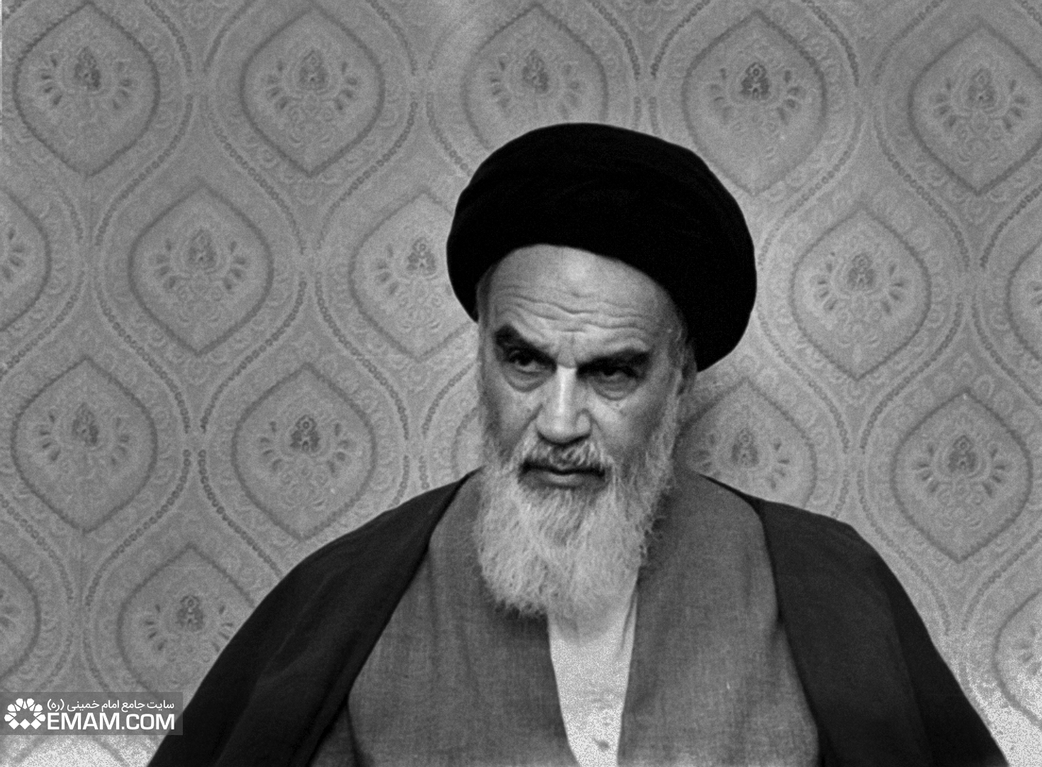 رهبر کبیر انقلاب قدرتهای بزرگ باید طرز تفکرشان را عوض کنند باید بدانند که دنیا عوض شده است دنیا دنیای سابق نیست