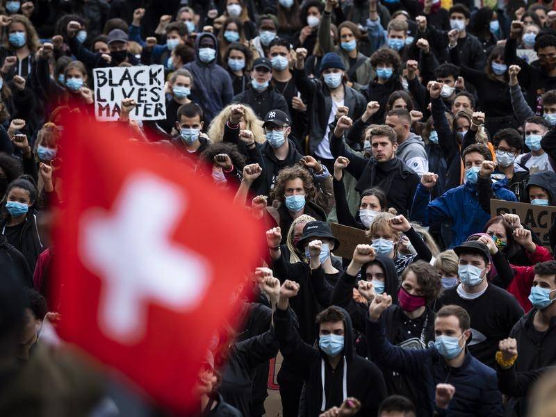 عکس| سر دادن شعار «جان سیاهان مهم است» در کشورهای مختلف جهان عکس| سر دادن شعار «جان سیاهان مهم است» در کشورهای مختلف جهان