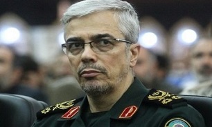 سرلشکر باقری: فعالیت نیروهای مسلح ادامه می‌یابد تا با دوره احتمالی اوج جدید کرونا غافلگیر نشویم