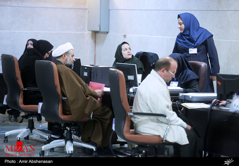 روحانی کاندیدای خبرگان حوزه انتخابیه کردستان شد