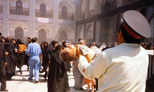 ۳۰ خرداد ۱۳۷۳؛ شهادت زائران حرم رضوی به دست ایادی آمریکا/بوی خون در حرم
