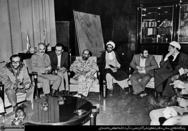 روایت رهبر انقلاب از مجاهدی که در همه جا یک خط را تعقیب می‌کرد