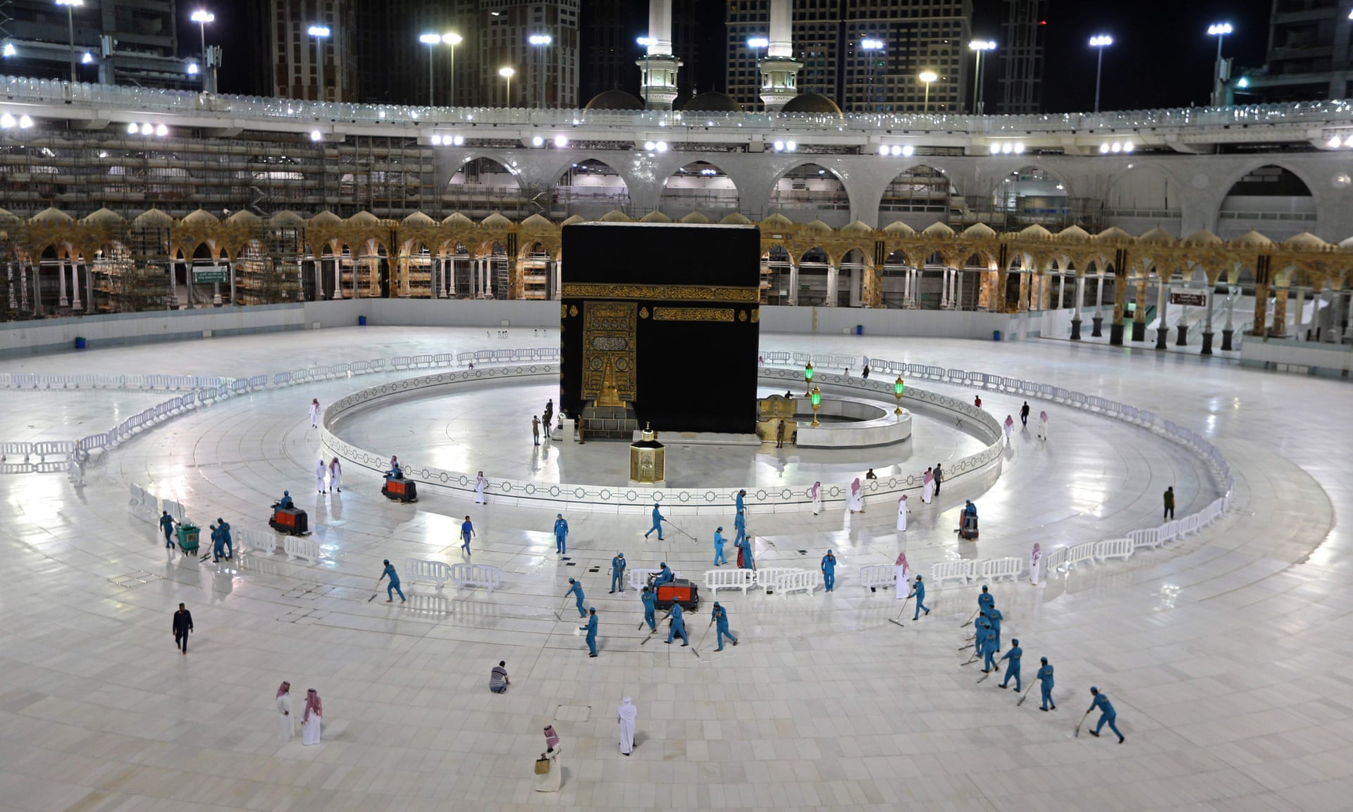 کرونا در جهان، رکورد بستری شدن بیماران در بیمارستانهای کالیفرنیا، برگزاری حج با تعداد محدودی حجاج، رکورد ابتلا و فوتی در هند کرونا در جهان، رکورد بستری شدن بیماران در بیمارستانهای کالیفرنیا، برگزاری حج با تعداد محدودی حجاج، رکورد ابتلا و فوتی در هند