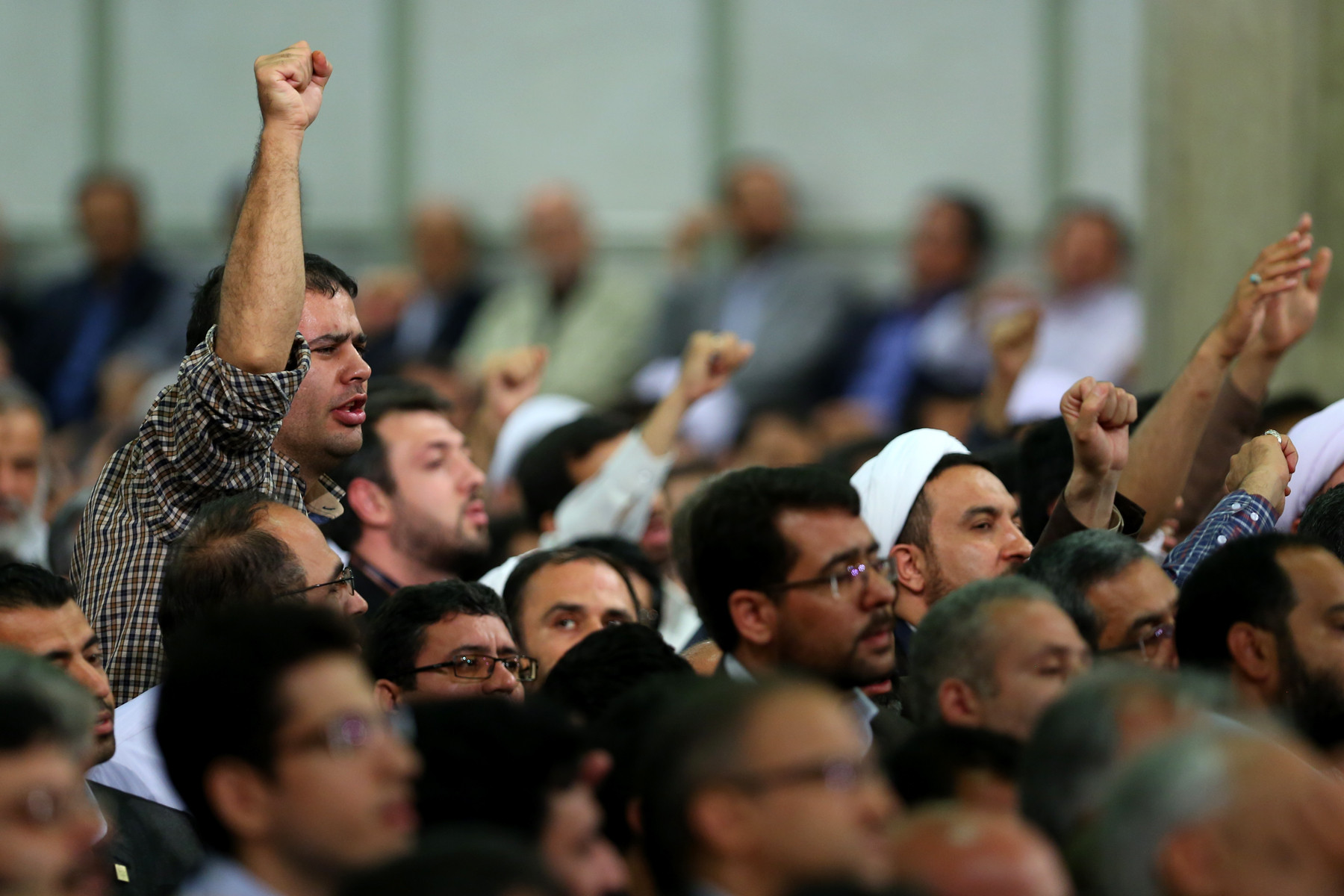 گسترش عدل و احیاء حقوق عامه و آزادی‌های مشروع و نظارت بر اِعمال قانون را که در شمار هدف‌های قوه قضائیه در قانون اساسی است در رأس برنامه‌ها قرار دهید