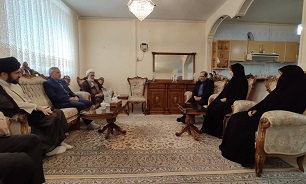 حضور دادستان کل کشور در منزل خانواده شهید مصطفی محمد هاشمی