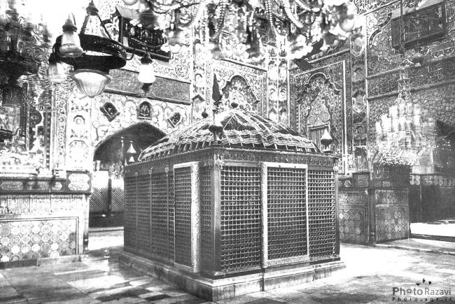 نگاهی متفاوت به تاریخچه صندوقها و ضریحهای مرقد «امام رضا(ع)» نگاهی متفاوت به تاریخچه صندوقها و ضریحهای مرقد «امام رضا(ع)»