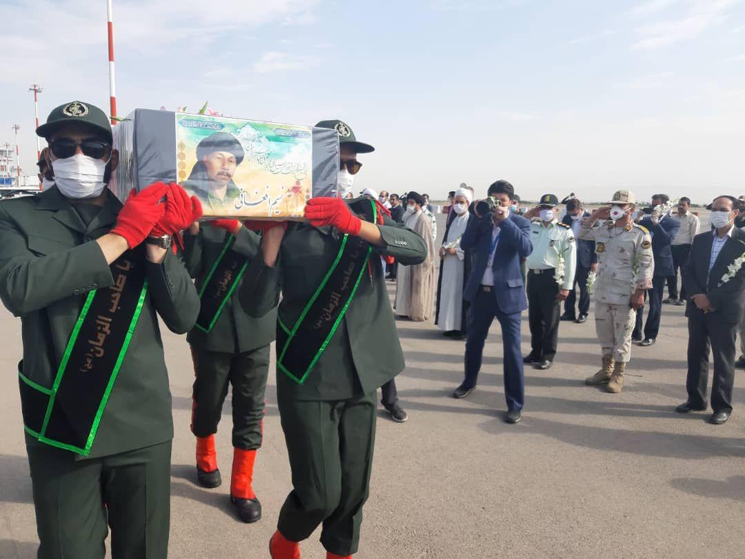 پیکر شهید نسیم افغانی وارد مشهد مقدس شد + تصاویر پیکر شهید نسیم افغانی وارد مشهد مقدس شد + تصاویر