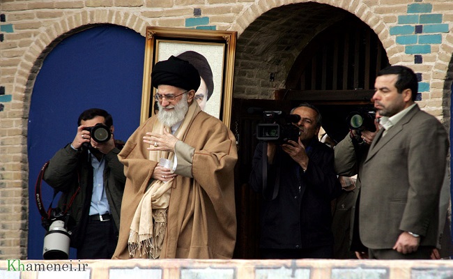 دیدار رهبر معظم انقلاب با مردم شهر یزد مرحوم آیتاللَّه شهید صدوقی را به عنوان یک رهبر انقلابی تمامعیار در شهر یزد و در شهرهای سرتاسر استان مشاهده کردم