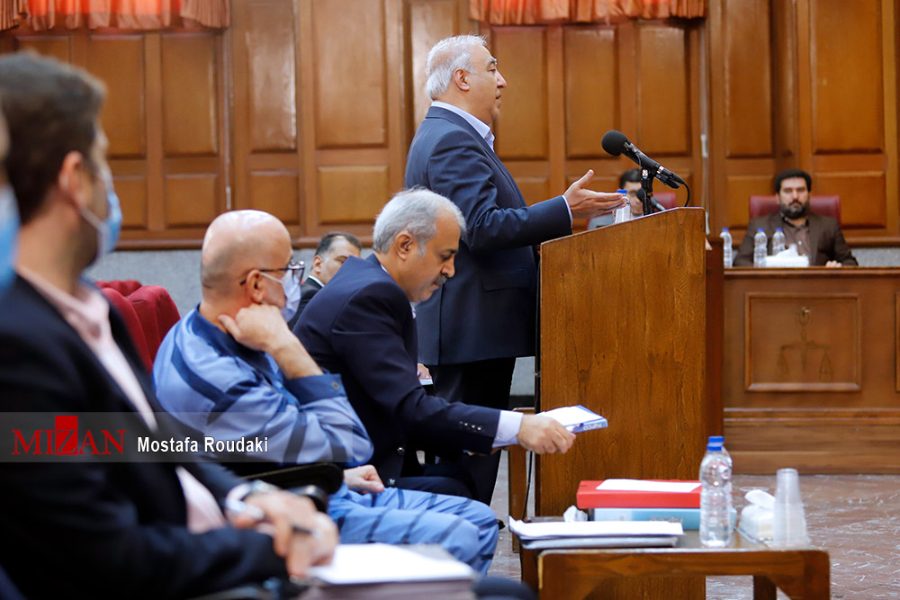 صدوقی: طبری کارشناس رسمی دادگستری در زمینه املاک نبود، اما هزار مورد کارشناسی انجام داد و پول آن را گرفت/ در تمام کارشناسی‌هایی که طبری انجام داد اصلا ملکی وجود نداشت/ متهم دانیال زاده: در سال ۹۵ به حسین فریدون رشوه دادم