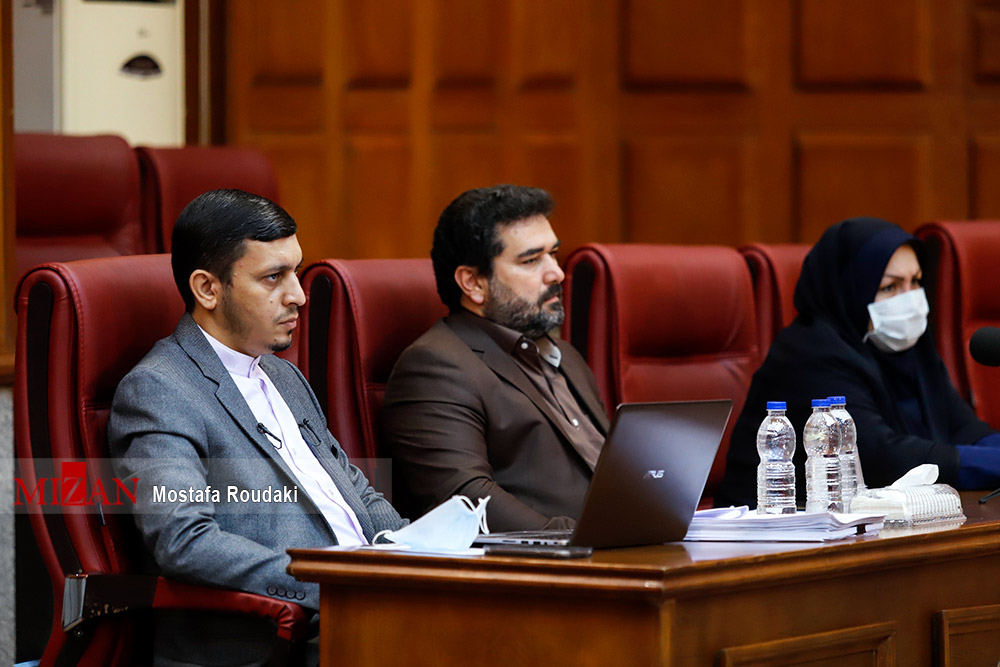 صدوقی: طبری کارشناس رسمی دادگستری در زمینه املاک نبود، اما هزار مورد کارشناسی انجام داد و پول آن را گرفت/ در تمام کارشناسی‌هایی که طبری انجام داد اصلا ملکی وجود نداشت/ متهم دانیال زاده: در سال ۹۵ به حسین فریدون رشوه دادم