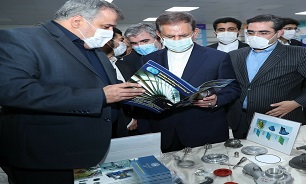 صادرکنندگان و وارد کنندگان در شرایط جنگ اقتصادی در خط مقدم مبارزه قراردارند / سیاست‌های صنعتی و اقتصادی کشور متأثر از شرایط محیط پیرامونی و روابط خارجی است / رأی ۲۴ میلیونی مردم در انتخابات ریاست جمهوری تأیید کارنامه اقتصادی دولت آقای روحانی بود / سیاست دولت از شتاب در رشد و توسعه به سیاست تاب آوری تغییر کرده است /بخش صنعت کشور در دوره کرونا درخشید/ تامین نیاز ارزی امروز کشور بر عهده صادر کنندگان است/ عملکرد صنعتگران کشور در دوره کرونا در حد معجزه بود/ در دولت تدبیر و امید ۳.۵ میلیون شغل ایجاد شد