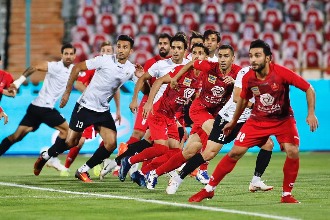 تساوی پرسپولیس و شاهین در نیمه اول