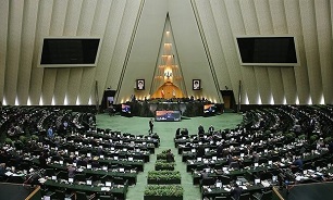 هرآنچه وکلا درباره گزارش وزیر امورخارجه گفتند؛ از سیاست توکل به خدا تا توصل به کدخدا/ از روایت هواپیمای اختصاصی ظریف تا تشنج در مجلس