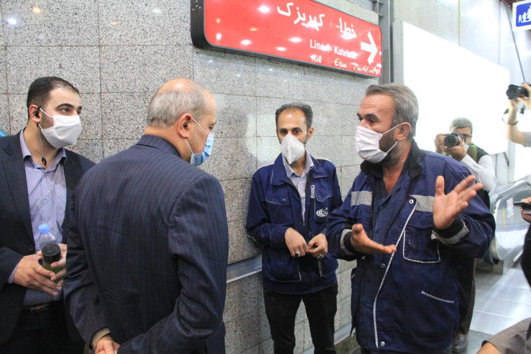 بازدید میدانی معاون شهردار تهران از ایستگاههای اتوبوس و مترو بازدید میدانی معاون شهردار تهران از ایستگاههای اتوبوس و مترو