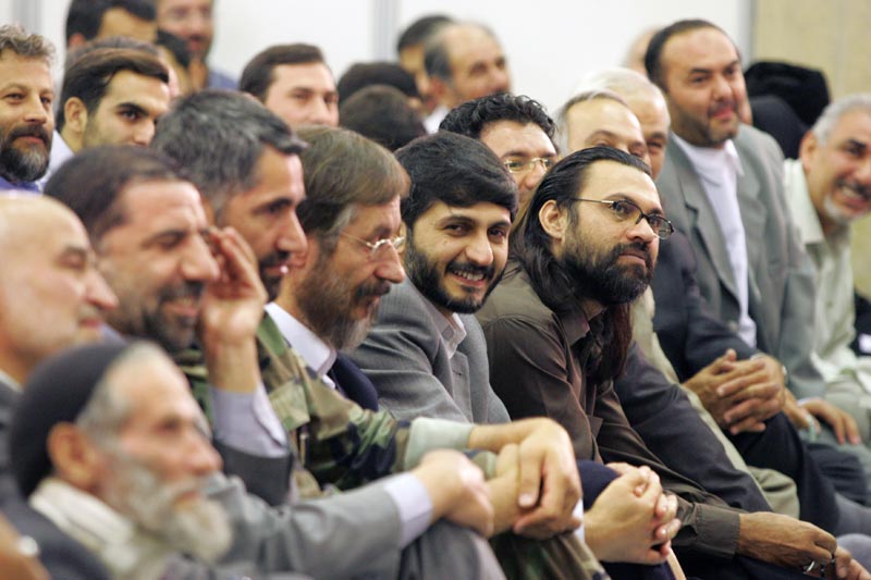 دیدار رهبر معظم انقلاب با جمعی از پیشکسوتان جهاد و شهادت و خاطرهگویان دفتر ادبیات و هنر مقاومت جنگ حقیقتاً آینه تمامنمای ظرفیتهای ملت ایران بود