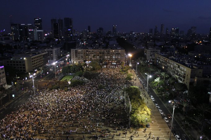 تظاهرات گسترده علیه نتانیاهو در اراضی اشغالی تظاهرات گسترده علیه نتانیاهو در اراضی اشغالی
