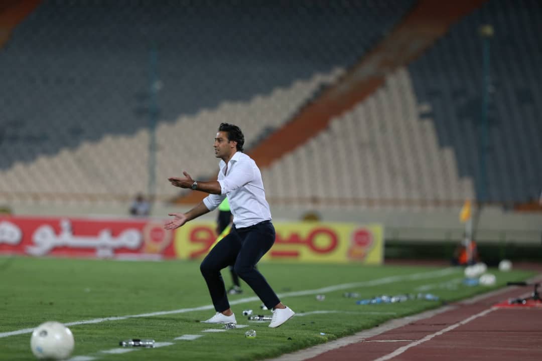 استقلال، قربانی چهارِ فرهاد