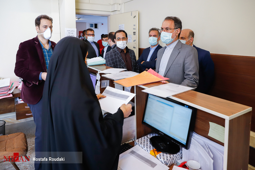 بازدید سرزده رییس سازمان ثبت اسناد و املاک از اداره ثبت ورامین/ دستورات لازم برای رسیدگی به مشکلات مراجعین صادر شد