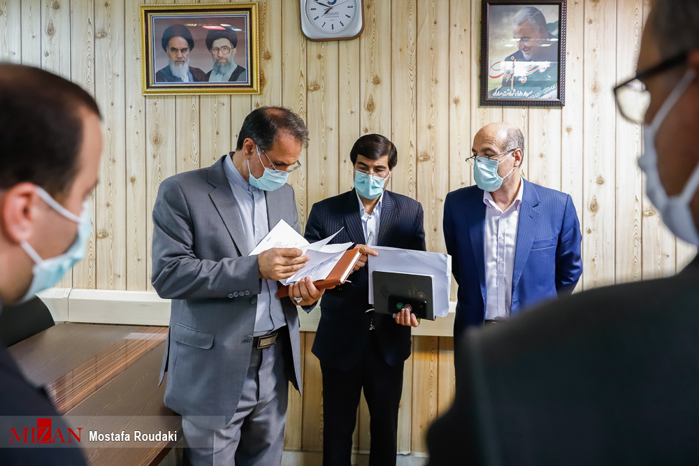 بازدید سرزده رییس سازمان ثبت اسناد و املاک از اداره ثبت ورامین/ دستورات لازم برای رسیدگی به مشکلات مراجعین صادر شد