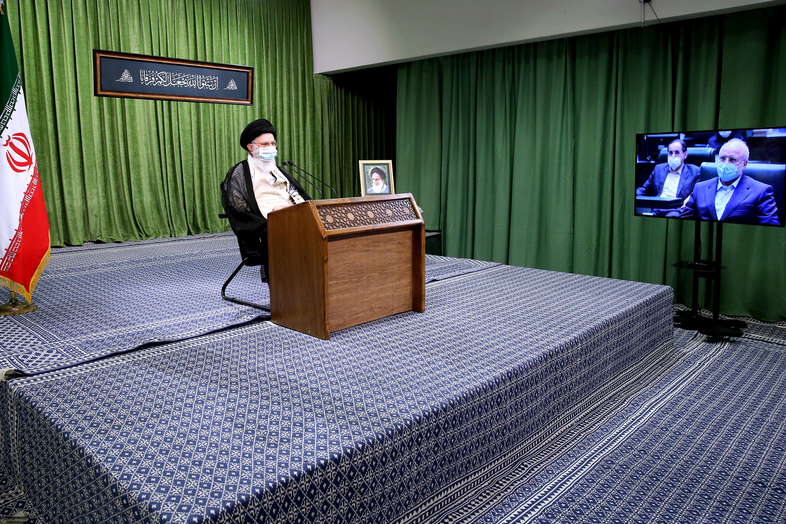 دیدار ویدئو کنفرانسی رهبر معظم انقلاب با نمایندگان مجلس شورای اسلامی نقش نظارتی مجلس یک نقش اساسی و حیاتی است لکن معتقدم که این نقش را با متانت ایفا بکنید