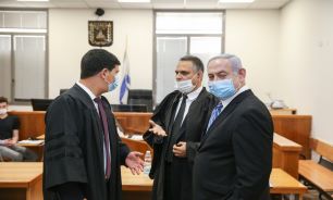 دادگاه نتانیاهو به سال آینده موکول شد