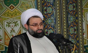 امام جمعه شهریار: فقدان نظارت قوی باعث آشفته بازار ارز و خودرو در کشور است