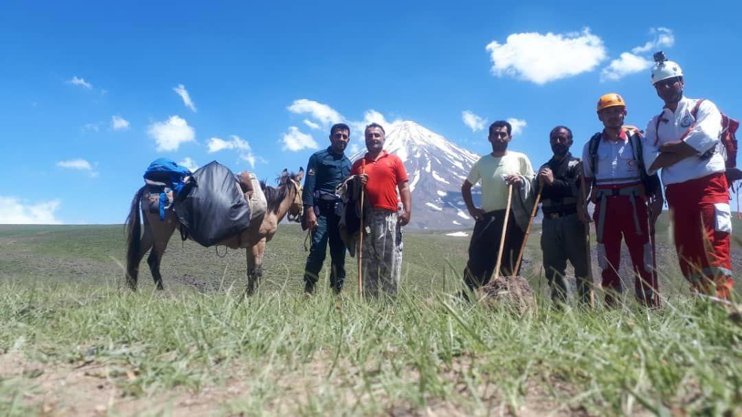 کشف یک جسد در کوه دماوند کشف یک جسد در کوه دماوند
