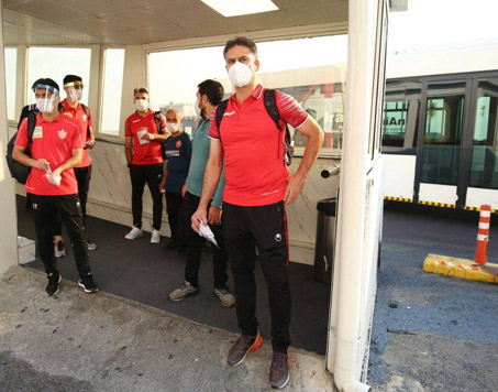 برگزاری تمرین پرسپولیس در ورزشگاه شهید کاظمی با صحبتهای گلمحمدی