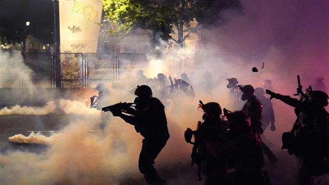 پلیس آمریکا پلیس آمریکا در جنگی داخلی علیه معترضان