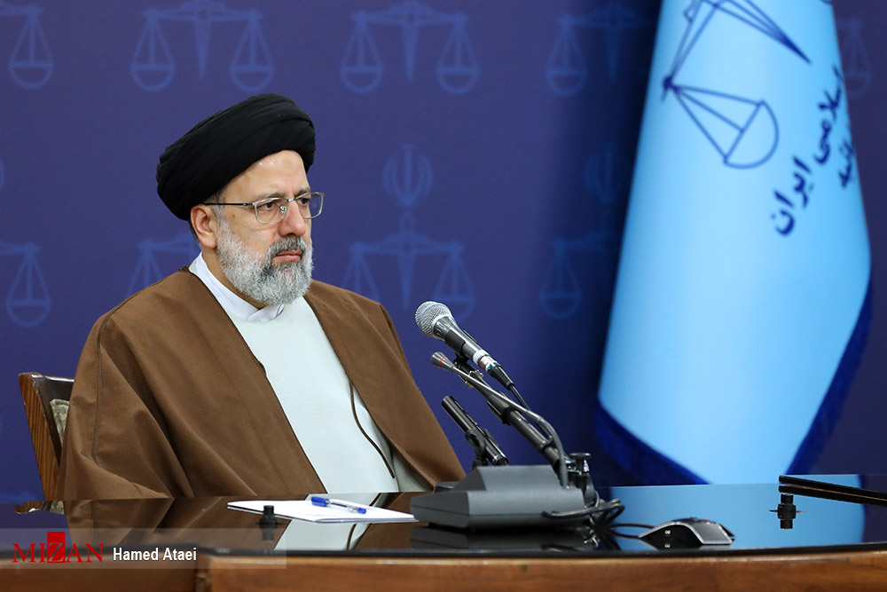 رییس قوه قضاییه: تهدید امنیت هوانوردی و تعرض به هواپیمای مسافربری نقض فاحش حقوق بین الملل است/هیچ اخلالی در نظام تولید و توزیع و نظام ارزی و ریالی کشور را برنمی تابیم/دولت باید با جدیت نسبت به مدیریت بازار ارز و کنترل قیمتها اقدام کند