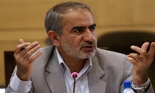 نماینده شیراز: بیشترین حجم نقدینگی کشور به سمت بازار ارز در حرکت است